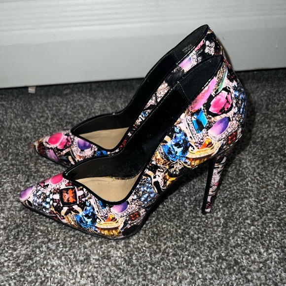 Women’s size 8 Heel. - Picture 1 of 3